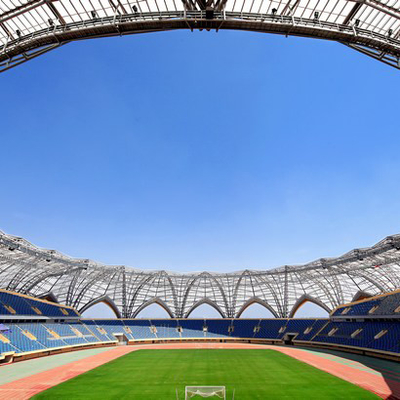 Q235 โครงหลังคาเหล็กโค้ง Truss โครงหลังคาโลหะลูกฟูก Trusses Stable Green
