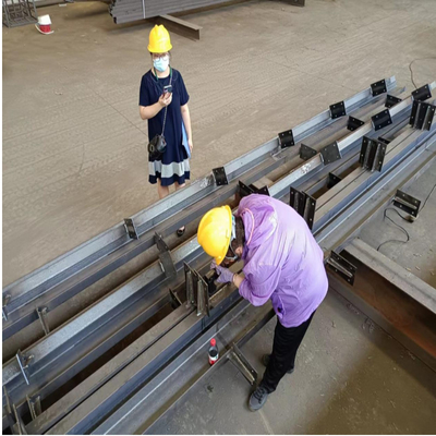 สังกะสี Q345 Space Frame Assembly อุปกรณ์เสริม 950 มม. หลังคาสีเทา