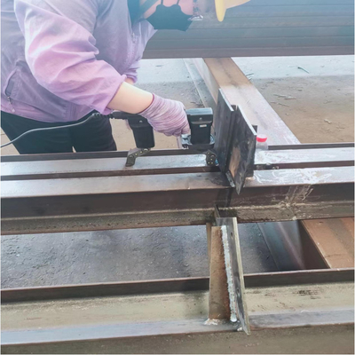 สังกะสี Q345 Space Frame Assembly อุปกรณ์เสริม 950 มม. หลังคาสีเทา