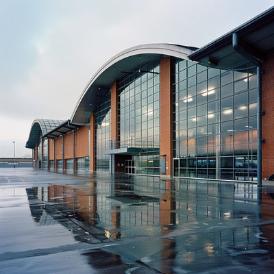 โครงสร้างพื้นที่อลังการและนวัตกรรมสําหรับห้องสมุดและห้องแสดงสินค้า