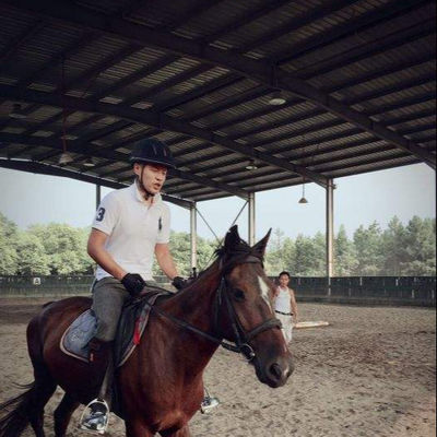 อาคารโครงสร้างเหล็กเบาสำหรับสนามขี่ม้าในร่ม